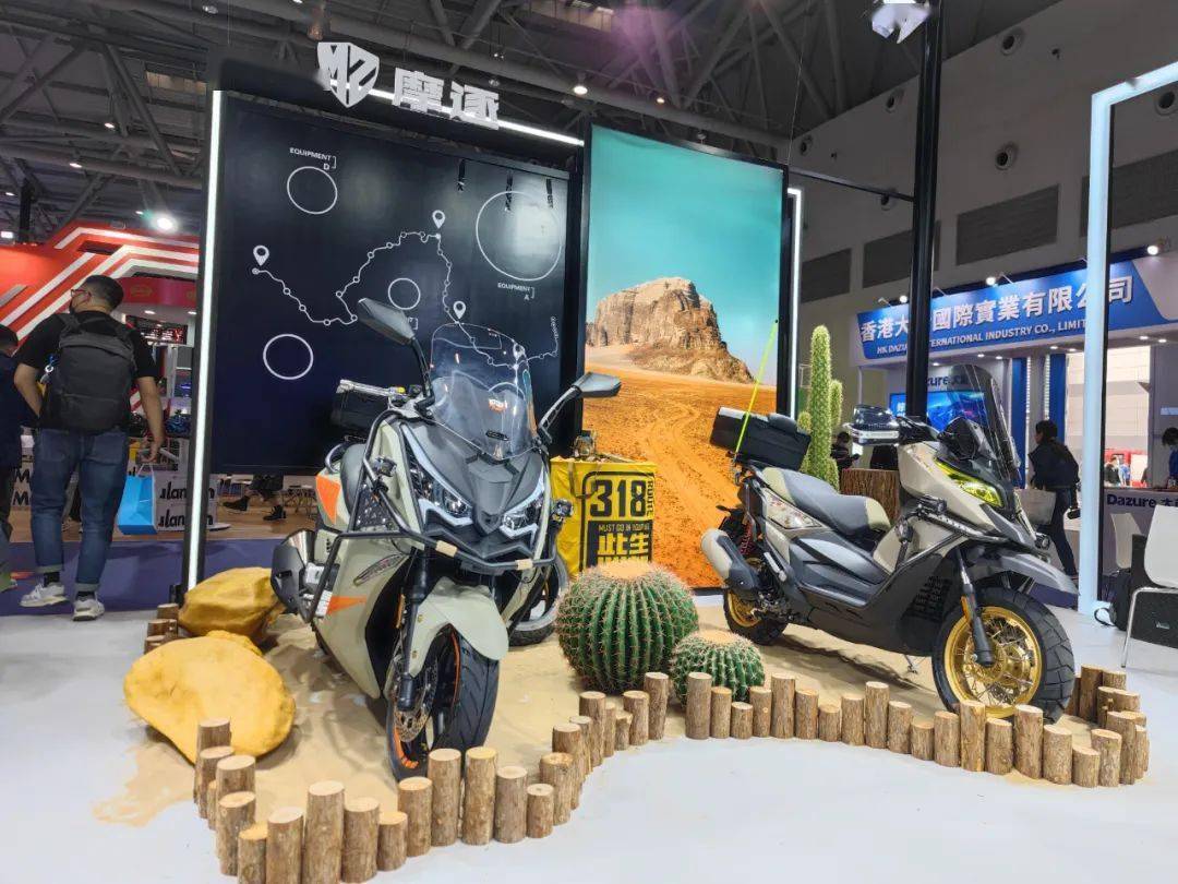 個性化摩托車藍(lán)海浮現(xiàn)，“摩逐”以工廠級專業(yè)改裝亮相摩博會